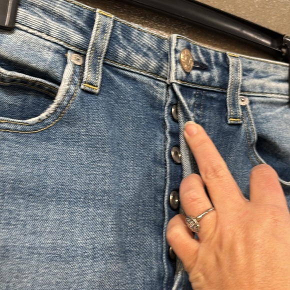 AMO Chloe Crop Girl Crush distressed buttonfly Jean size 26 - Picture 6 of 11